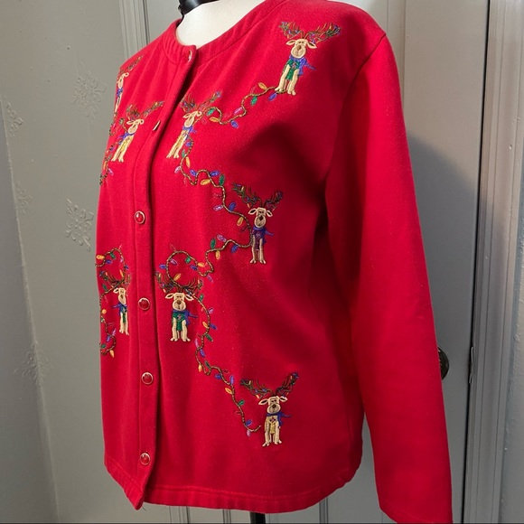 Karen Scott Vntg Christmas Sports Top Cardigan M Red Embroidered Reindeer - Picture 3 of 14